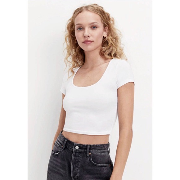 Fitted White Crop Top - Picture 2 of 4